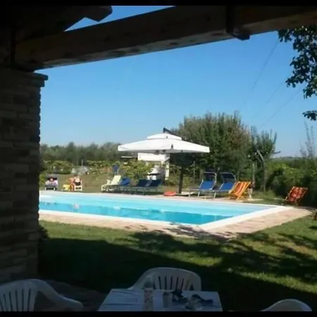 Casale Papa Country Village Landhaus Loreto